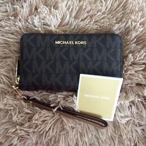 Michael Kors Signature Wallet wristlet